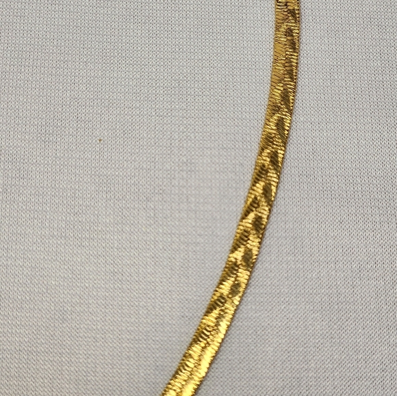 Avon Gold Herringbone Chain Necklace - Picture 5 of 12